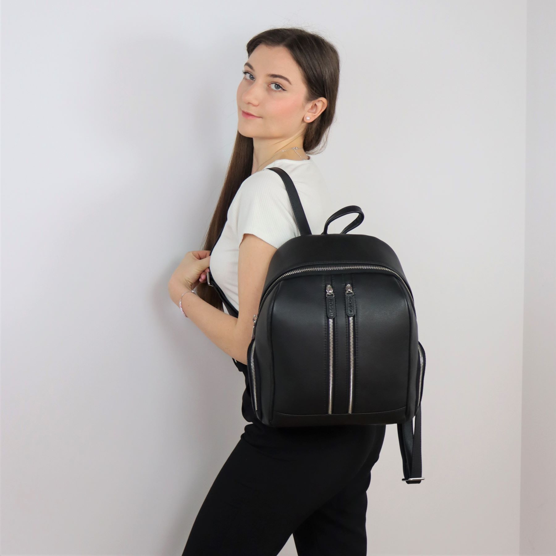 Rossi RSL89154 Черна дамска раница от естествена кожа